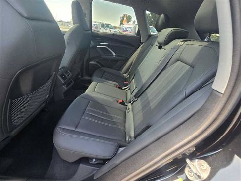 Used 2025 Audi Q5 Premium Plus w/ Premium Plus AWD/4WD image 17