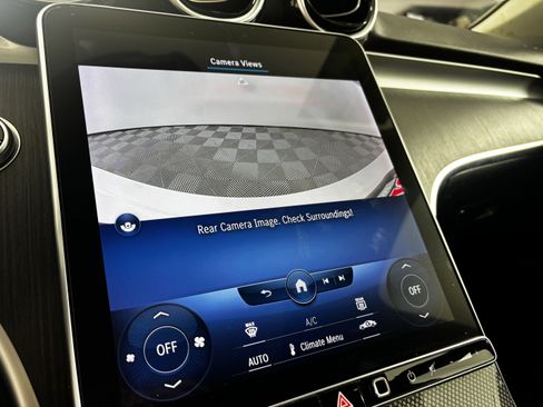 Used 2023 Mercedes-Benz C 300 Sedan image 4