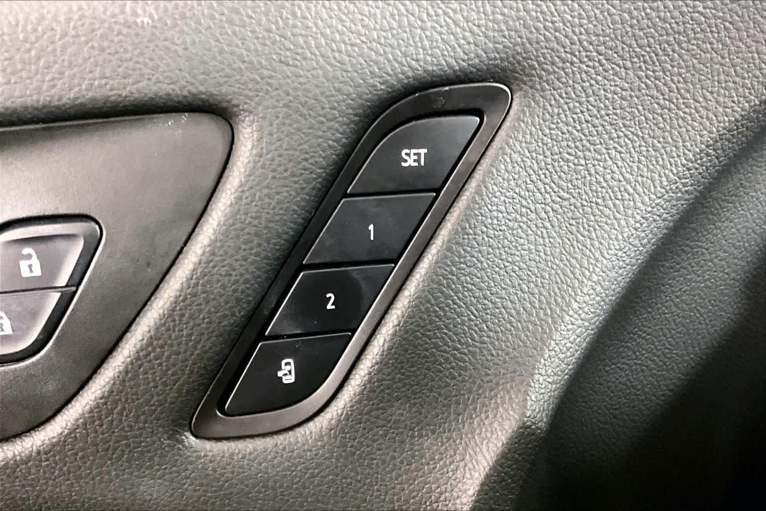 Certified 2020 Buick Envision Essence FWD image 32