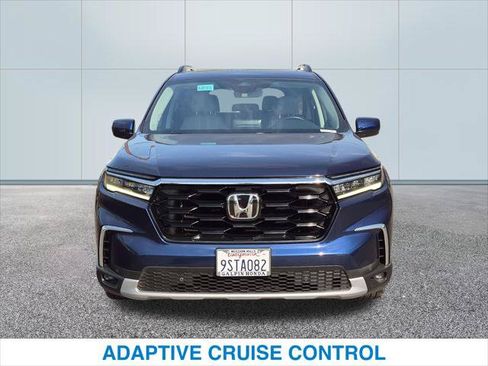 Certified 2025 Honda Pilot Touring image 3