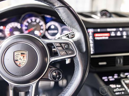 Used 2019 Porsche Cayenne S image 27