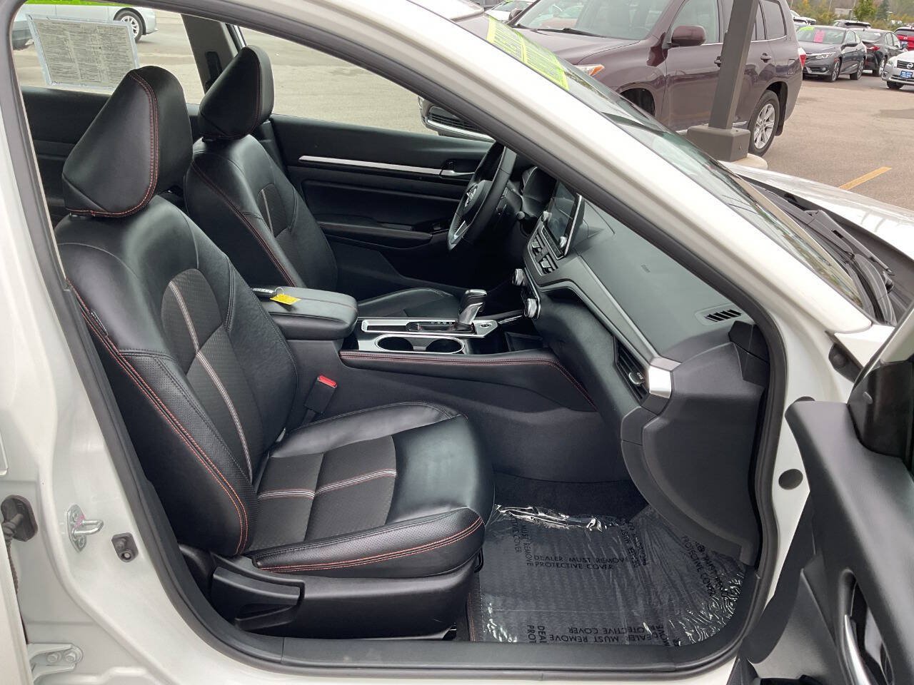Used 2025 Nissan Altima 2.5 SR FWD image 41