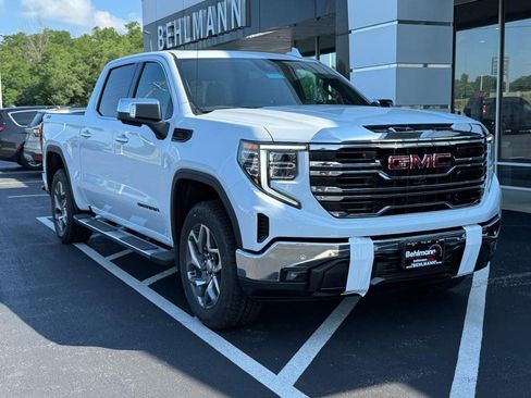New 2026 GMC Sierra 1500 SLT w/ SLT Premium Plus Package AWD/4WD image 2