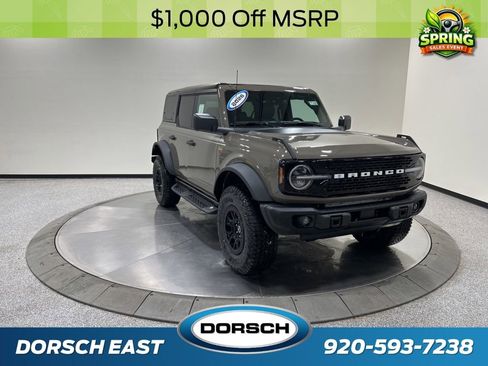 New 2026 Ford Bronco Badlands w/ Sasquatch Package image 3