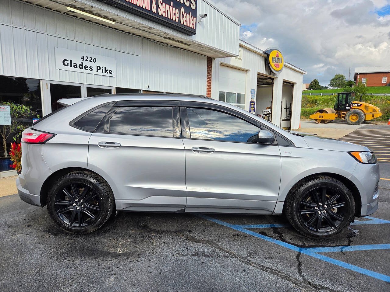 Used 2020 Ford Edge ST-Line w/ Cold Weather Package AWD/4WD image 8