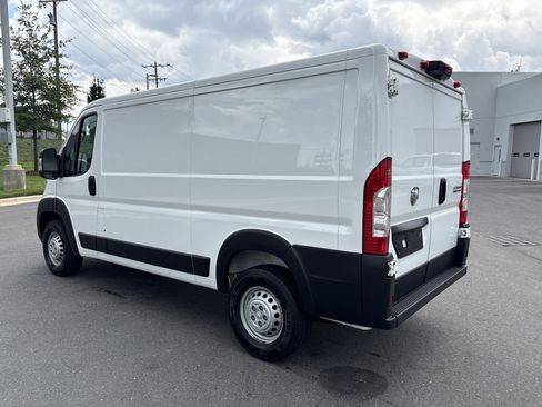 Used 2025 RAM ProMaster 2500 w/ Convenience Group FWD image 7