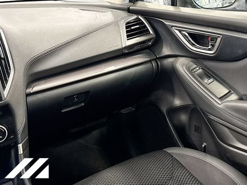 Used 2019 Subaru Forester Premium AWD/4WD image 25