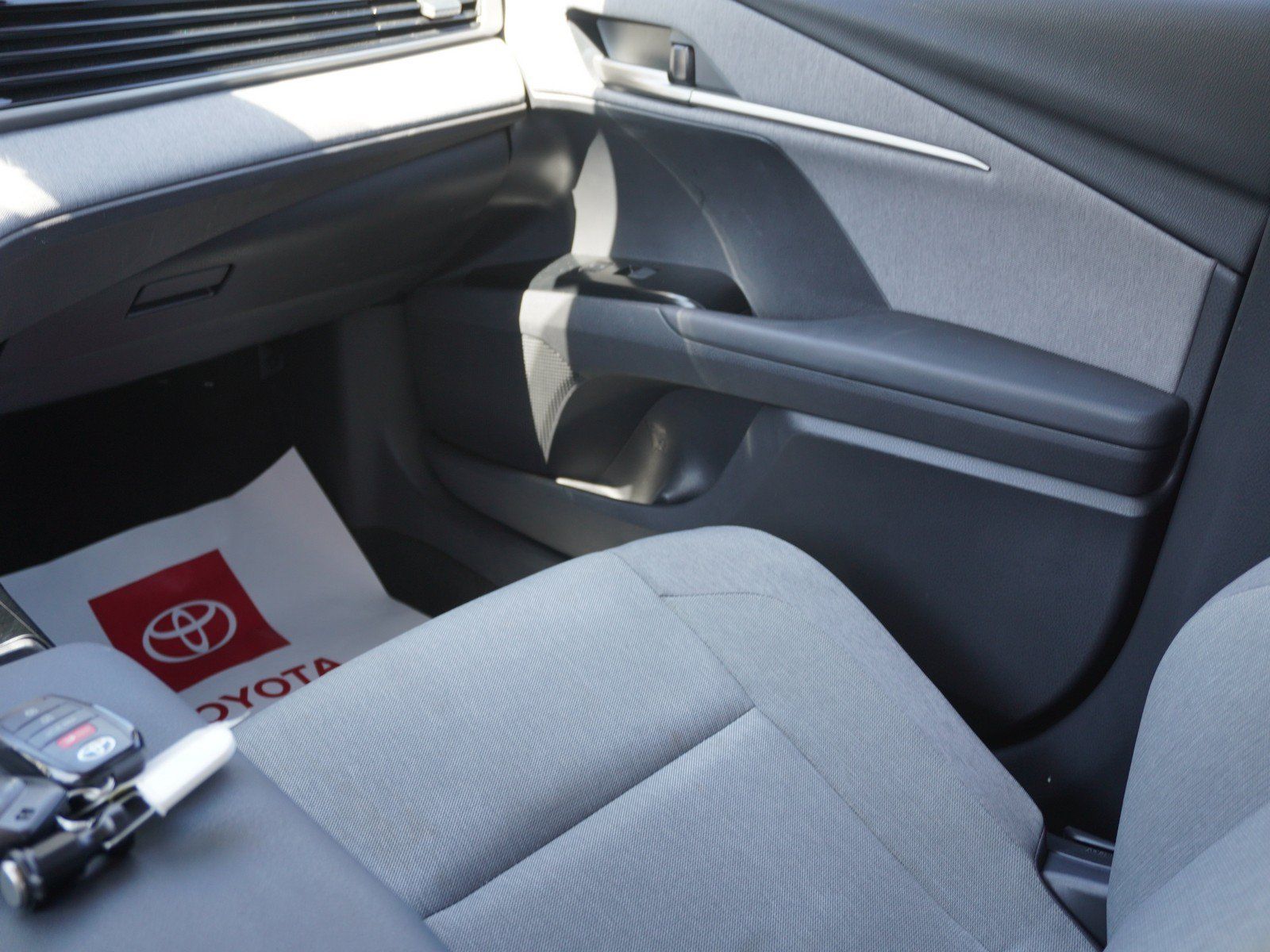 Used 2026 Toyota Camry LE FWD image 16