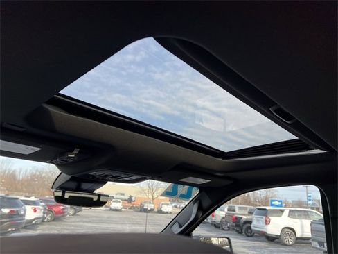 Certified 2022 Chevrolet Silverado 1500 ZR2 w/ Technology Package image 16