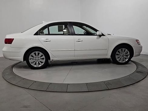Used 2010 Hyundai Sonata GLS image 7