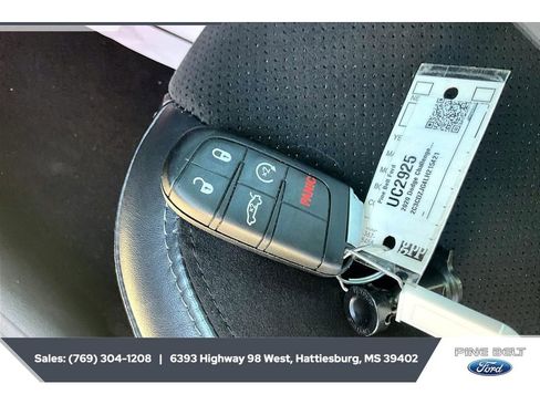 Used 2020 Dodge Challenger GT w/ Plus Package RWD image 9