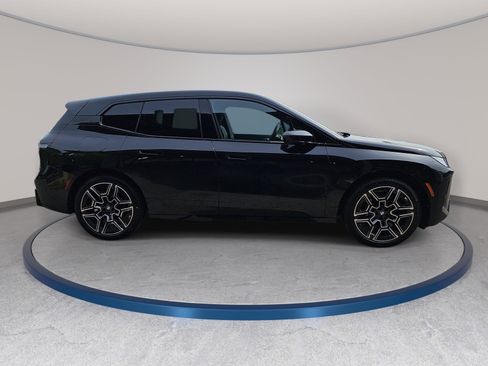 New 2026 BMW iX xDrive45 w/ M Sport Package AWD/4WD image 4