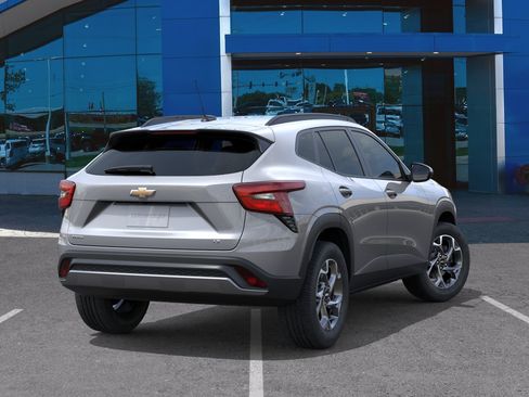 New 2026 Chevrolet Trax LT FWD image 4