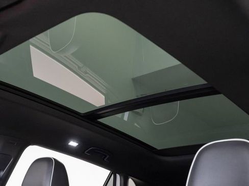 Used 2024 Volkswagen Atlas Cross Sport SEL Premium R-Line image 17