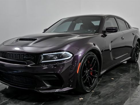 Used 2022 Dodge Charger SRT Hellcat w/ Harman/Kardon Audio Group image 5