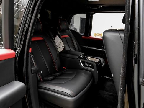 Used 2022 Rolls-Royce Cullinan Black Badge w/ Dark Exterior Package image 32