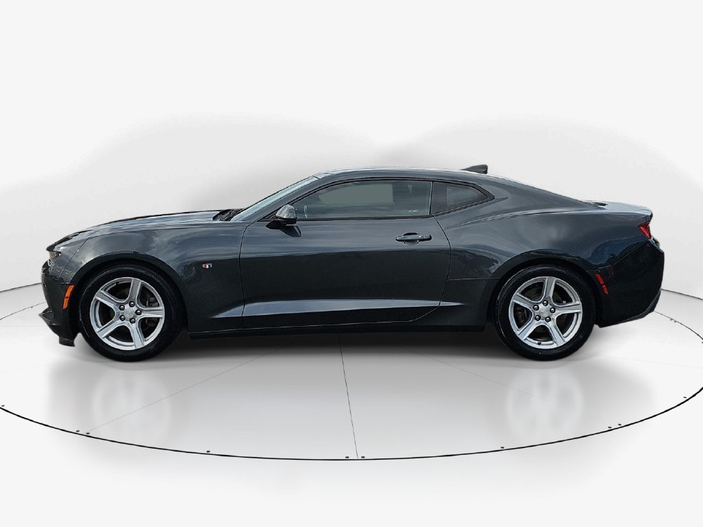 Used 2017 Chevrolet Camaro LT RWD image 10