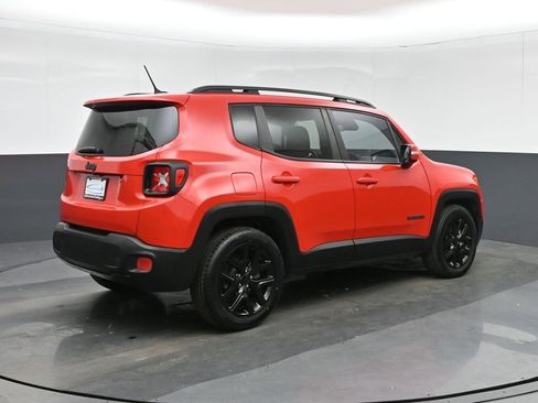 Used 2017 Jeep Renegade Altitude FWD image 7
