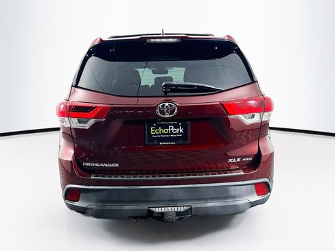Used 2017 Toyota Highlander XLE image 7