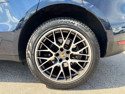 Used 2018 Porsche Macan Sport Edition image 19