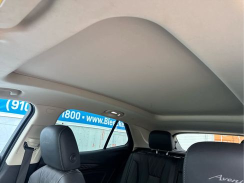 Used 2023 Buick Envision Avenir image 31