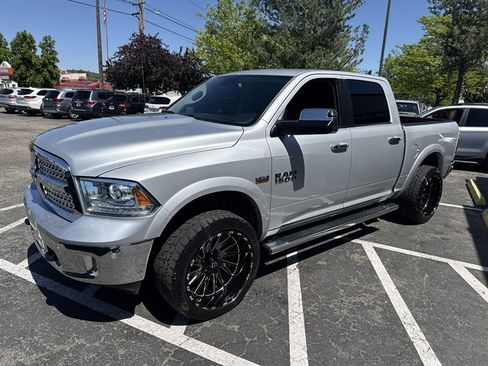 Used 2015 RAM 1500 Laramie w/ Convenience Group AWD/4WD image 2