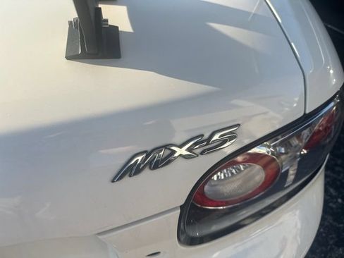 Used 2008 MAZDA MX-5 Miata Touring RWD image 9