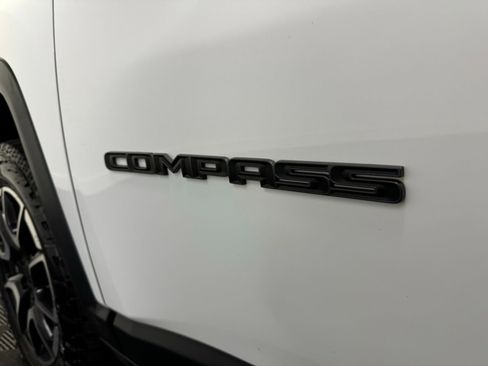 Used 2024 Jeep Compass Trailhawk w/ Trailhawk Convenience Group image 10