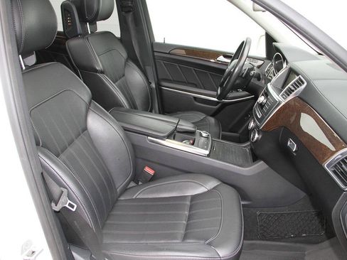Used 2014 Mercedes-Benz GL 450 4MATIC image 11