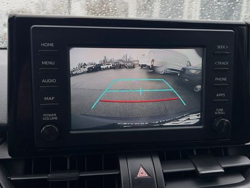 Used 2019 Toyota RAV4 LE w/ Carpet Mat Package image 32