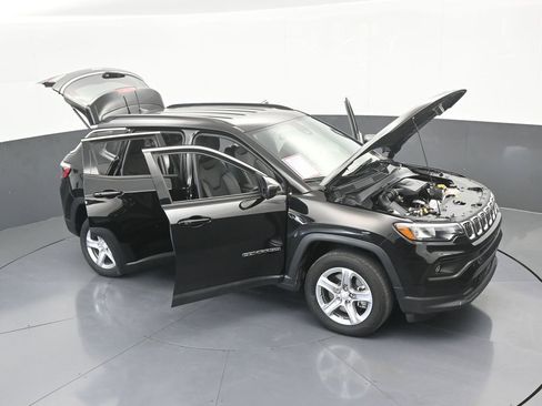 Used 2024 Jeep Compass Latitude image 67