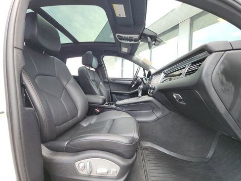 Used 2021 Porsche Macan AWD/4WD image 27
