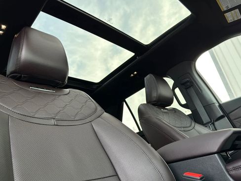 Certified 2025 Ford Explorer Platinum w/ LUX Leather Package image 18