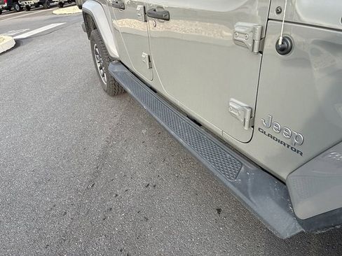 Used 2020 Jeep Gladiator Overland w/ Safety Group image 20