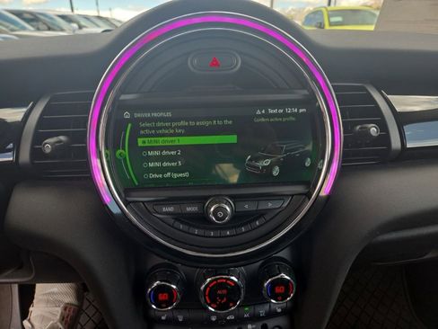 Used 2019 MINI Cooper 2-Door Hardtop FWD image 16