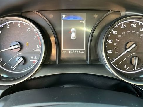 Used 2021 Toyota Camry SE w/ Carpet Mat Package (TMS) FWD image 6