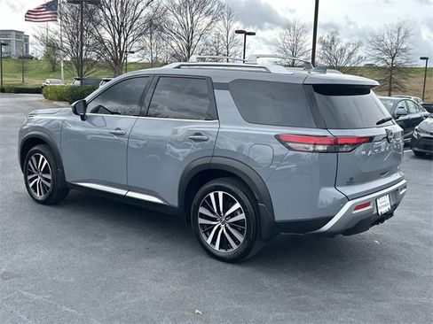 Used 2025 Nissan Pathfinder Platinum w/ Cargo Package image 6