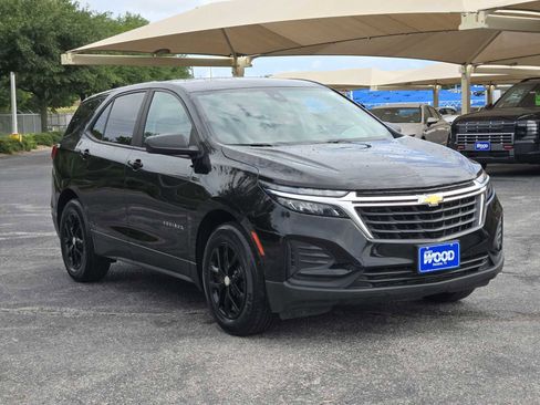 Certified 2023 Chevrolet Equinox LS w/ LS Convenience Package FWD image 3