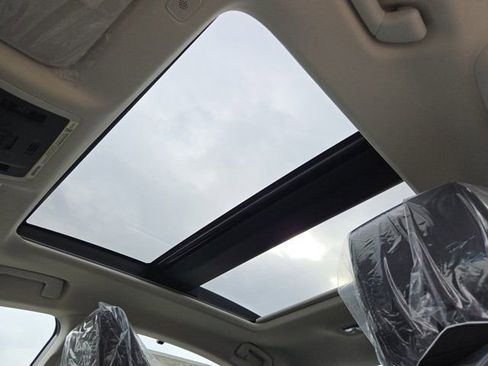 New 2025 Lexus ES 350 Ultra Luxury image 9