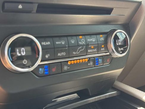 Used 2018 Ford Expedition Max XLT w/ Equipment Group 202A RWD image 29