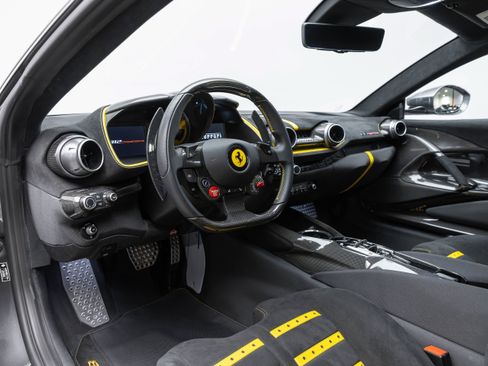 Used 2023 Ferrari 812 Competizione RWD image 4