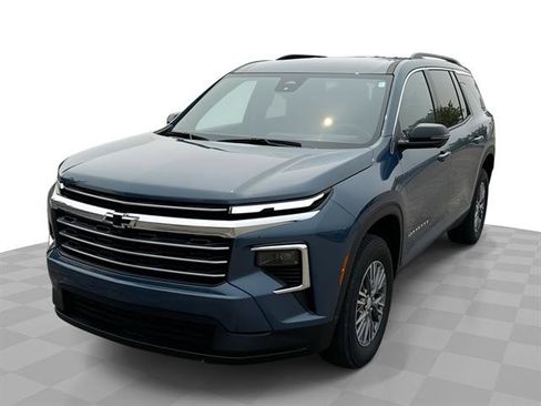 Certified 2024 Chevrolet Traverse LT AWD/4WD image 1