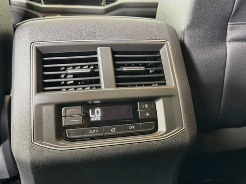Used 2019 Volkswagen Atlas SEL R-Line FWD image 30