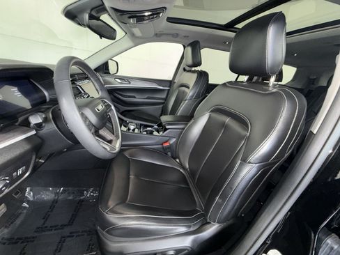 Used 2023 Jeep Grand Cherokee L Limited AWD/4WD image 13