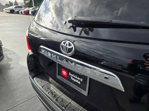 Used 2013 Toyota Highlander Limited image 17