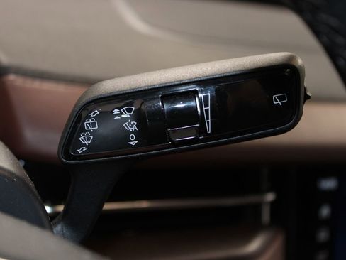 Used 2025 Lincoln Navigator Reserve image 27