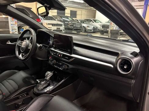 Used 2023 Kia Forte GT-Line w/ GT-Line Premium Package FWD image 21