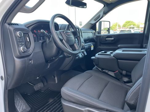 New 2026 GMC Sierra 2500 Pro w/ 1SA Pro Safety Plus Package AWD/4WD image 10