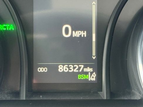 Used 2019 Toyota Camry SE w/ Convenience Package image 4