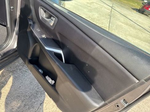 Used 2017 Toyota Camry SE image 64